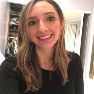 Meet your Posher, Adina